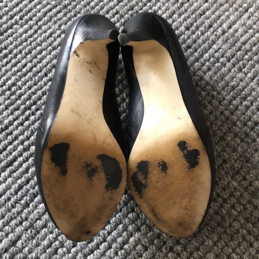 Guess by Marciano size 7.5 black bootie heels - Picture 6 of 8